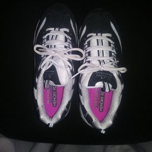 Skechers shoes